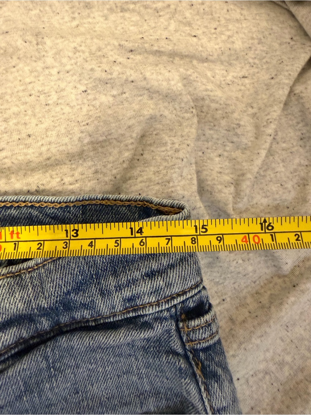 Old Navy Distressed Blue Mom‎ Jeans 10 - Picture 5 of 6